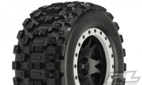 ProLine Badlands MX43 All Terrain Truck Reifen v/h (2) 4.3 TRX XMAXX auf Impulse Pro-Loc Felge mit grauen Ringen